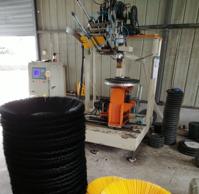 掃地機(jī)圓盤刷生產(chǎn)機(jī)械